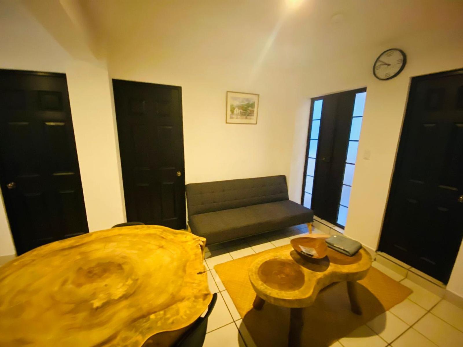 Hostal 17-52 Guatemala City Екстер'єр фото