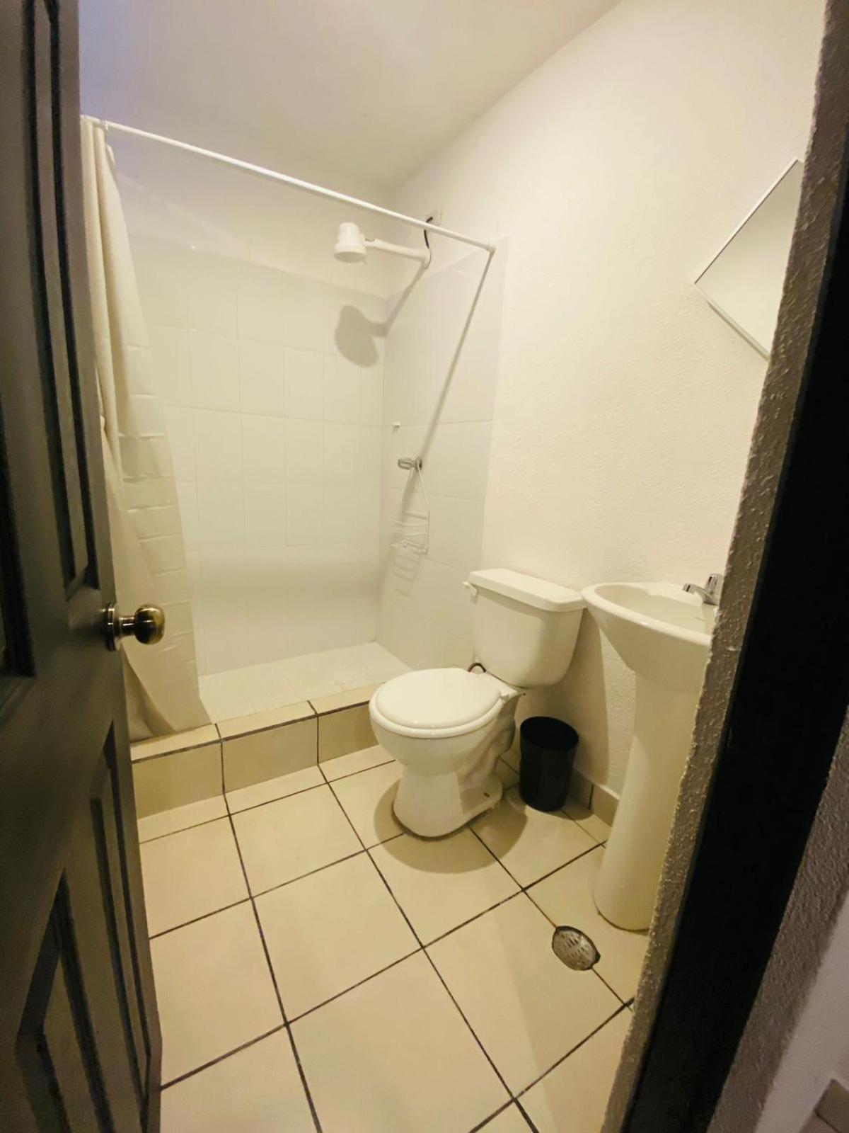 Hostal 17-52 Guatemala City Екстер'єр фото