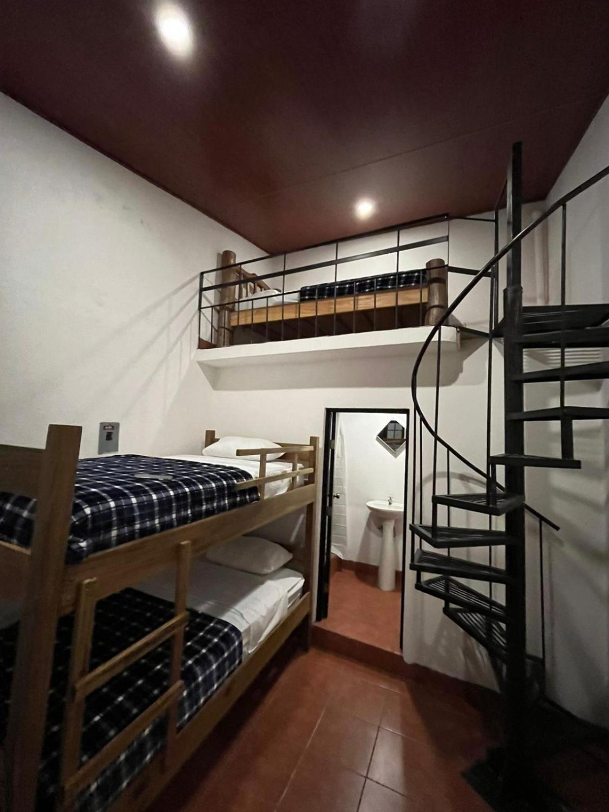 Hostal 17-52 Guatemala City Екстер'єр фото