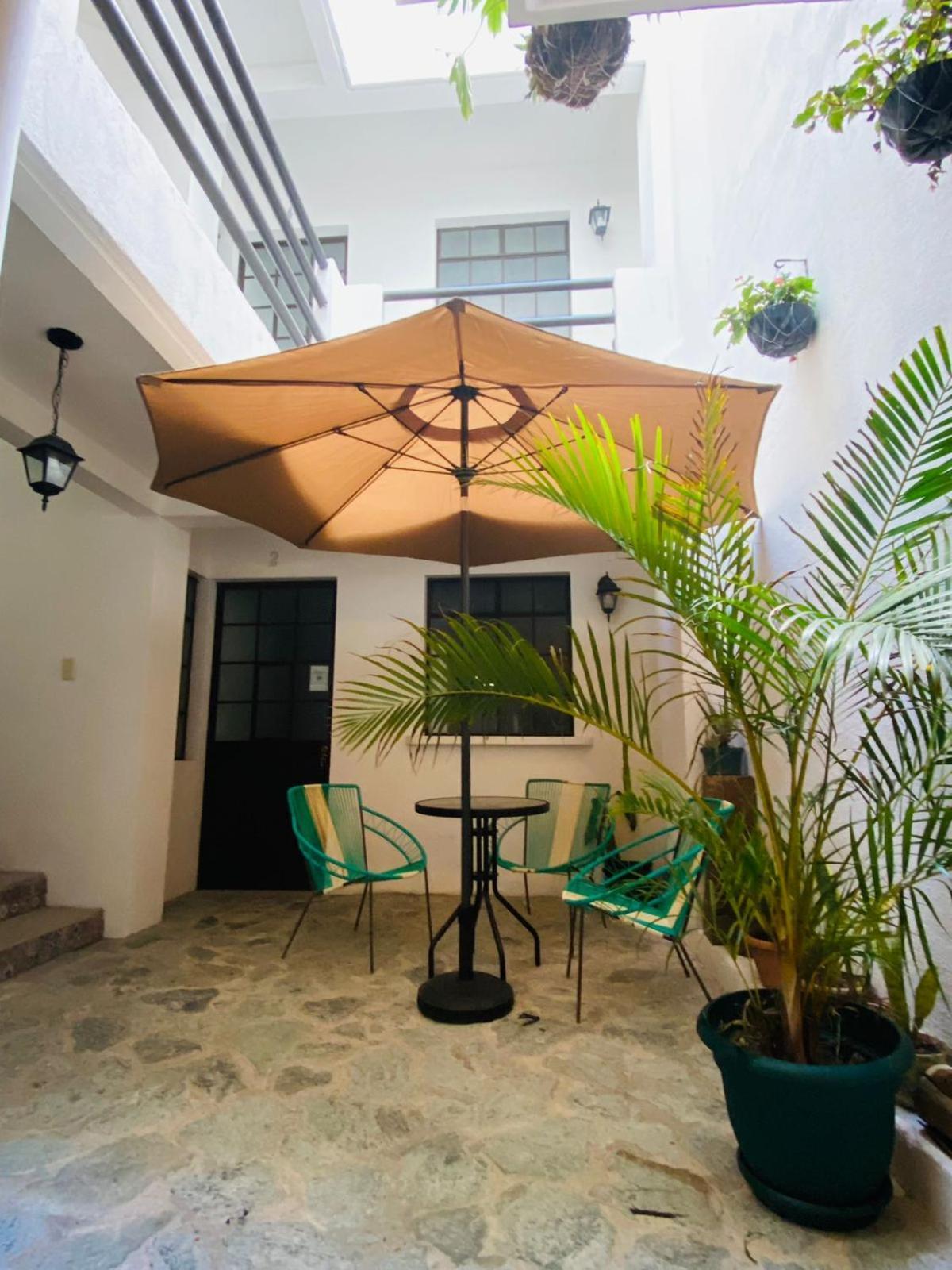Hostal 17-52 Guatemala City Екстер'єр фото