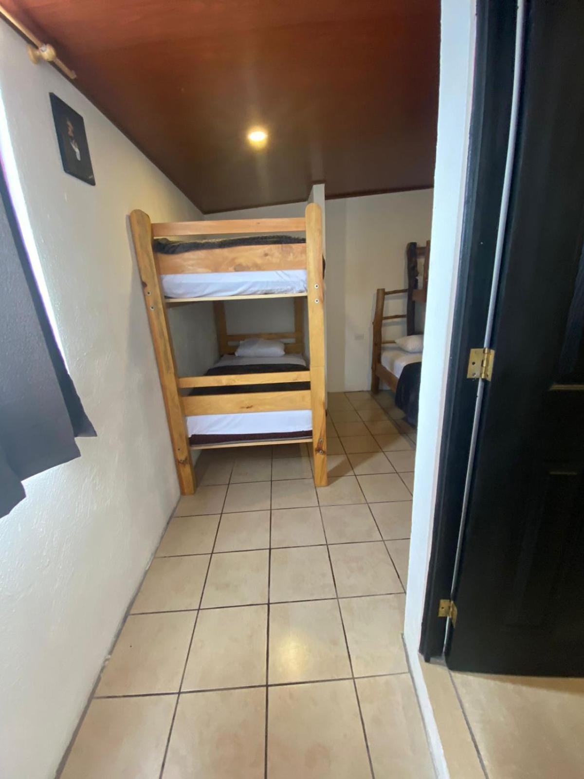Hostal 17-52 Guatemala City Екстер'єр фото