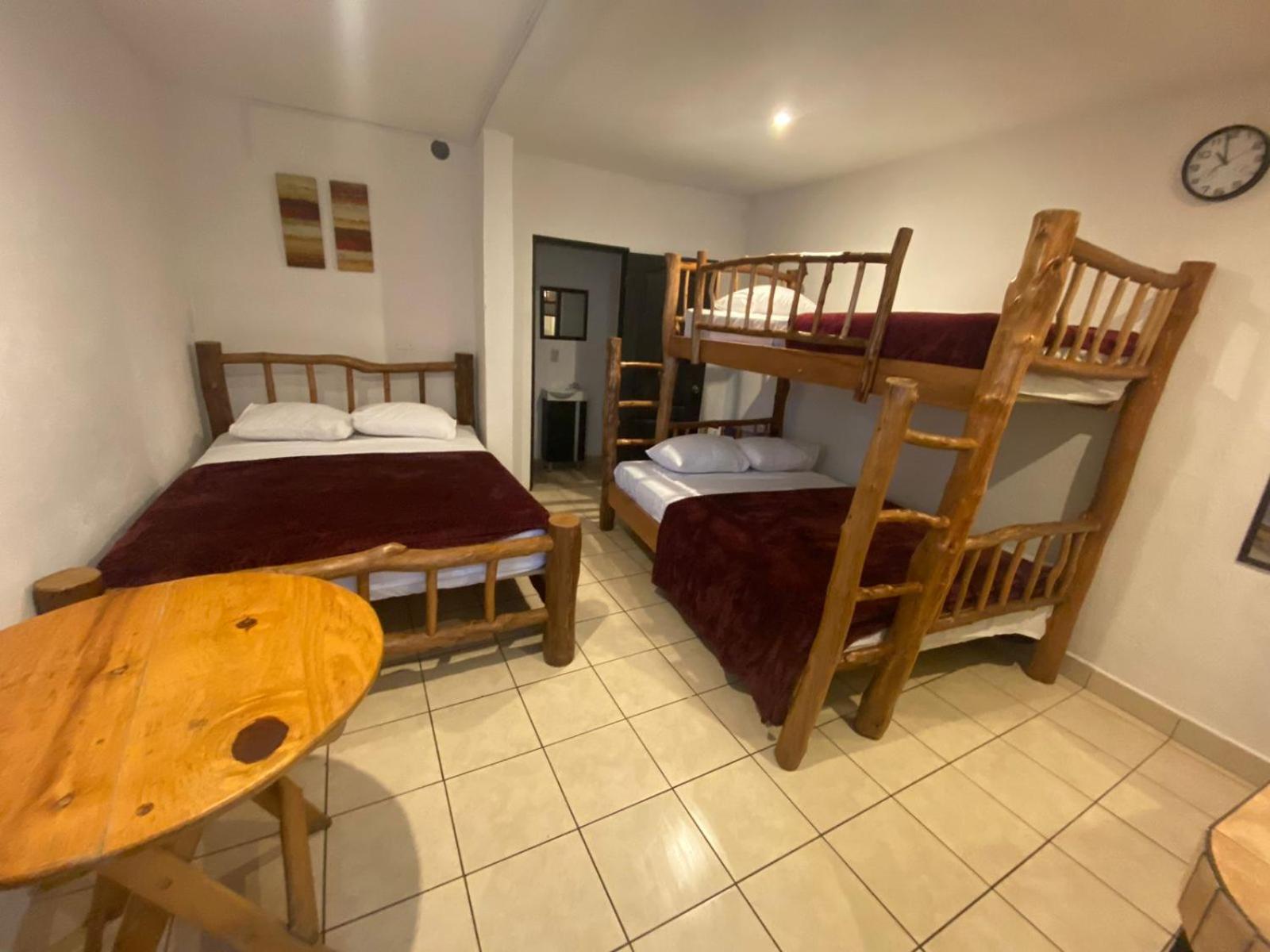 Hostal 17-52 Guatemala City Екстер'єр фото