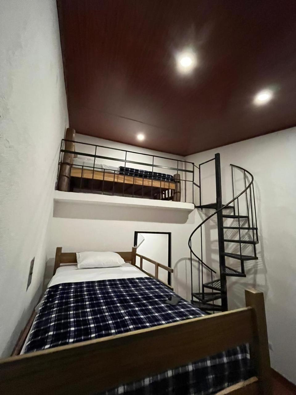 Hostal 17-52 Guatemala City Екстер'єр фото