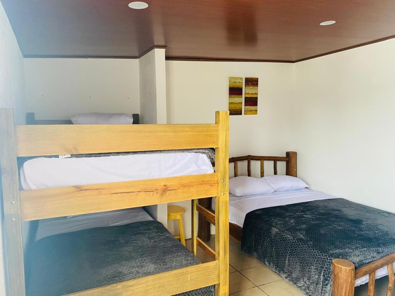 Hostal 17-52 Guatemala City Екстер'єр фото